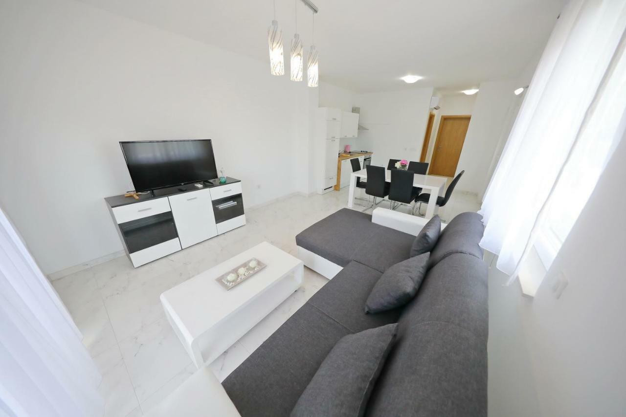 Apartmani Vlado Mitar Сукошан Екстер'єр фото