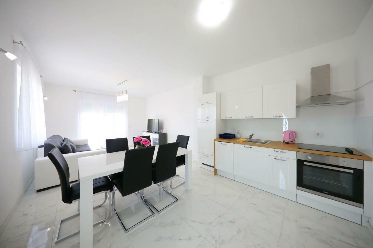 Apartmani Vlado Mitar Сукошан Екстер'єр фото